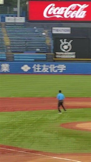 東洋大学 大城戸陸琥外野手(九州学院高等学校) ナイスキャッチ
