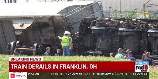 3 people injured after train derailment in Warren County