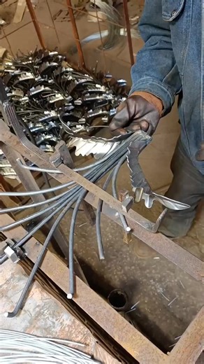 76K views · 280 reactions | 129. Secret trick stick welding | Welding Basics for Beginners #welding #basics #beginner #weld #steel #work #tips #toop #workskil #reels #skill | Tips Auto | Facebook