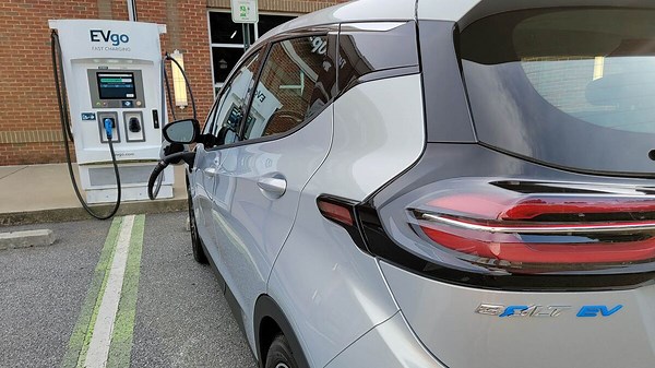 How to Charge a Chevrolet Bolt EV - Kelley Blue Book