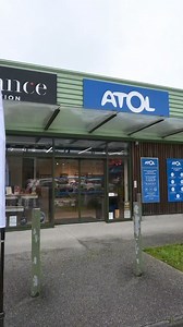 Découvrez votre nouvel opticien Atol à Pissy Poville ! 😎 Depuis le mois de Février dernier, Antoine Dardenne, opticien reconnu sur l’agglomération rouennaise, a ouvert un nouveau magasin Atol à Pissy Poville (zone commercial de Rouen Barentin) Osez poussez la porte de ce nouvel espace qui mêle technologies ultra-modernes, service personnalisé pour tous, et relation client au service de votre confort visuel ! CHOISIR SON OPTICIEN, C'EST IMPORTANT ! 👌 Chez nous, opticiens Essilor Experts, nous a