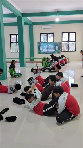 📌 Sit Up Beberapa Cara Untuk melakukan gerakan dengan maximal dan pegangan tidak sakit..📝😇 #situp #latihanfisik #fitness #materi