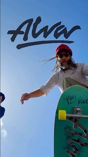 OG Dogtown Z-Boy legend Tony Alva skating in the UK. 68 yrs old ripping with classic style 🤙🏼