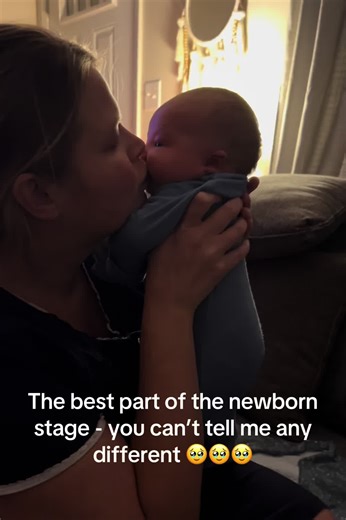 Cherishing Newborn Moments: The Joy of Baby Kisses
