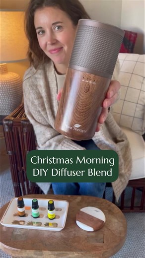 Embrace the scents of the season with our Christmas Morning Diffuser Blend DIY 🎄 🎁 Infuse your home with the cozy notes of warm spice, refreshing mint, and vibrant citrus for an inviting ambiance. | Plant Therapy