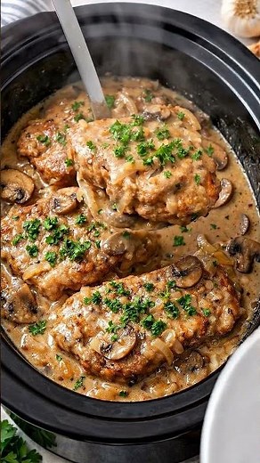 Slow-Cooker Creamy Mushroom Pork Chops