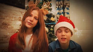 11K views · 1.3K reactions |  Joyeux Noël à tous! Prenez soin de vous et de tous les gens que vous aimez ❤️ Eloane reviendra vite, c'est promis, en pleine forme pour vous chanter des chansons 殺 À bientôt  Mille bisous  | L'envolée d'Elo | Facebook