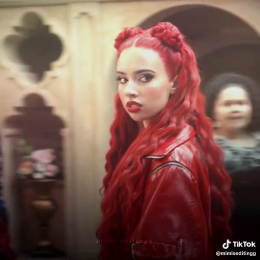 Descendants 4: Evie and Red Unveiled! Watch the Mind-Blowing Similarities!