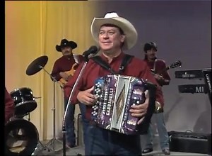 354K views · 13K reactions | DAVID LEE GARZA Y LOS MUSICALES.. TONTA ......流 DE LAS CONSENTIDAS .........癩   ‼️ no cuento con derechos de autor ‼️ | Clásicos texanos y mas | Facebook