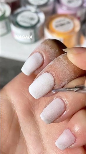 Sparkling Shimmering Cream White Nails Design 💁🏻‍♀️💅🏼