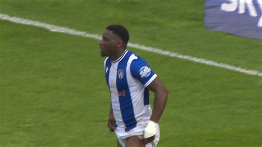 A magnificent piece of goalkeeping. 👏 Watch the full highlights 👉 https://bit.ly/3YWO06I. #WeAreBarrow | Barrow AFC