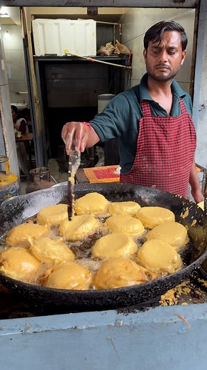 Famous Bonda Making | Foodie Manus