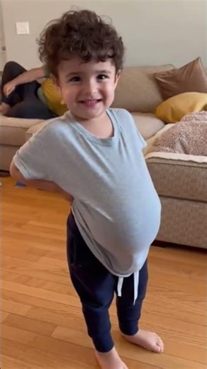 The cute and small boy pregnant #duringpregnancy #pregnant #baby #animation #pregnancy #babynetflix