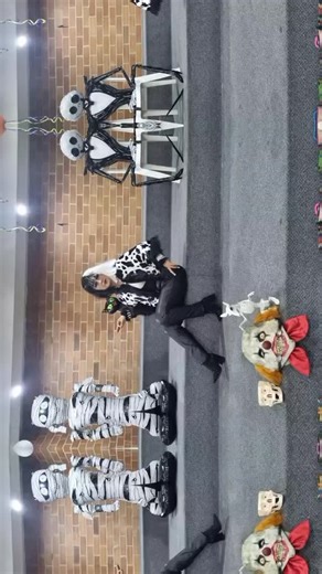 Super | Neyla Pinzon