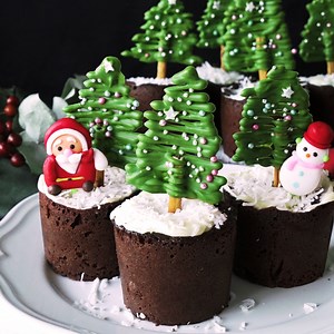 332K views · 2.4K reactions | Cream cheese-stuffed muffins topped with matcha chocolate trees will be your new favorite holiday treat. | Sugar Fix | Facebook
