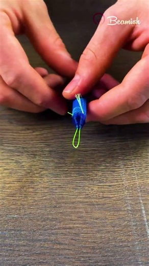 Clever way to thread a needle #smart #easy #needle #thread