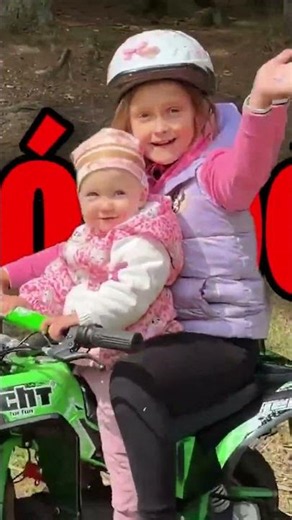Arianka a Elisska jezdí spolu 🛵😄