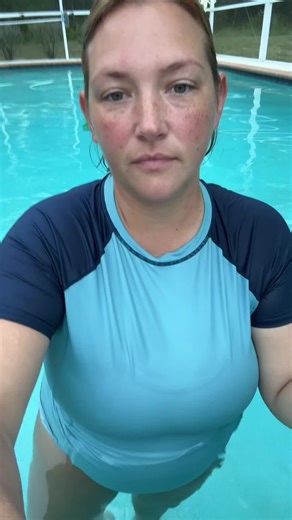 Do you have a back archer? Try this tip! Hope it helps 🥰 #swiminstructor #swimming #babyswim