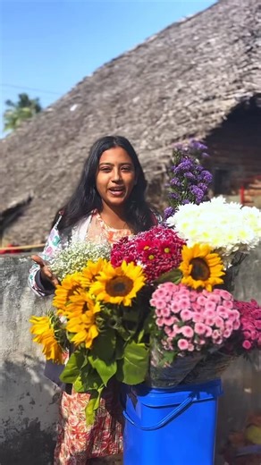 Customised gifts thanjavur on Instagram: "Sunday live bouquet stall 📍FOOD STREET Thanjavur #thanjavur #flowerbouquets #gifts #foodstreet #businesswoman"
