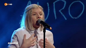 AURORA - Running With The Wolves (Live on ZDF)