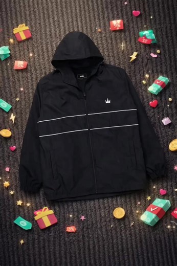 Jaket kece minimalis 🖤 Model simple tapi tetap stylish ✨ Nyaman dipakai harian, nongkrong, sampai riding juga oke! #racunintiktok #jaketpria #jaketkeren #ootdpria #fashionpria