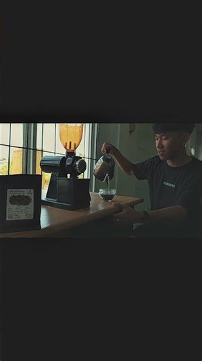 Ritual pagi: Seduh, Hirup, Nikmati. ☕️#Shorts #CoffeeLover #Litero #Ngopi