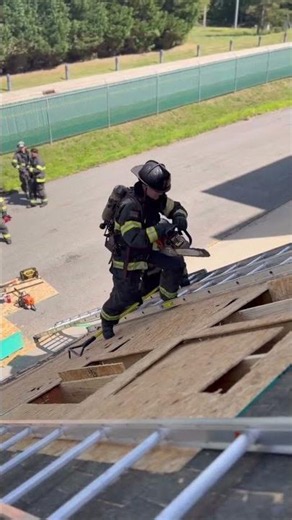 Firefighters Risk Everything During Massive City Fire #hero #firefighters #emergency #shorts #viral