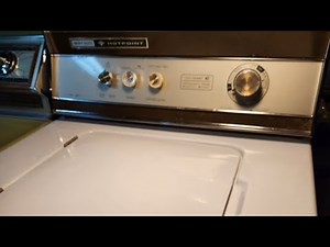 Full Cycle- ~1970 Hotpoint WLW26201 washing a load of sheets