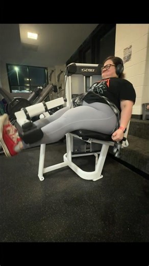 Love me a good heavy set of leg extensions let’s get it.😮‍💨👏🏻🔥 #quadwork