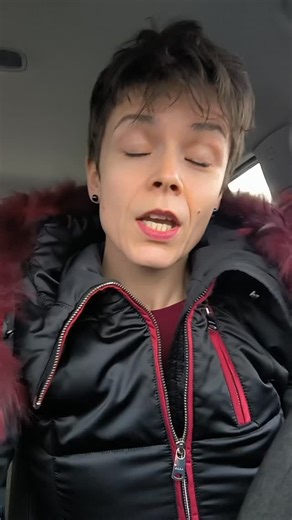 Jana Krzeminská | A těm bystrým... Na tom obočí mám třpytky... Jednoduše proto, protože jsem třpytkomil 🤷🤣 | Instagram