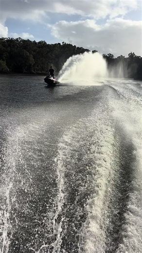 Wait till the end 😭#viral #fyp #trimx #jetski @Bill Eke