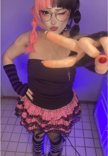 Explore Festive Lace Fortnite Cosplay Ideas