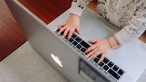 “Tengo que retirarme, mi conexión es mala”: Desarrollan herramienta para interrumpir las videollamadas de Zoom