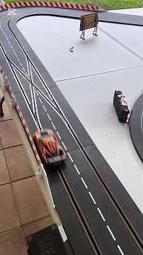 How do digital slot cars change lanes? #slotcars #digital #carracing