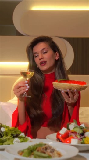 СЕМЕЙНЫЙ ОТЕЛЬ «MODJO» | КРЫМ ЕВПАТОРИЯ | Дорогие гости! Команда Modjo с радостью поздравляет вас с наступающим Новым годом 🧡 Пусть впереди вас ждёт год тёплых встреч, лёгкого... | Instagram