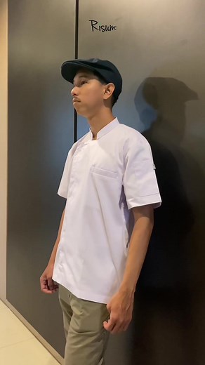 Simplicity and Elegance: Kandis Chef Coat for Professional Chefs