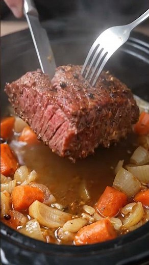 🥩🥕 4-Ingredient Slow Cooker Pot Roast (Melt-In-Your-Mouth!)