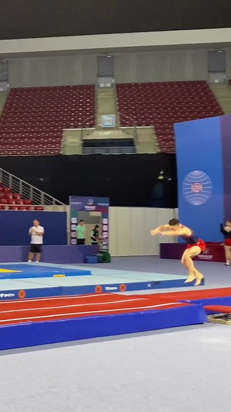 2022 T&T World Championships - Kaden Brown (USA) training ~Last podium training ✅ competition begins tomorrow - tumbling men’s qualifications are thursday! Good luck to all the athletes competing and let’s go have some fun! :)~ Video: @kadenmusprime | International Gymnast Magazine