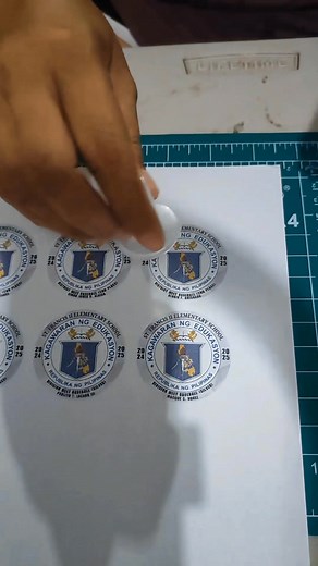 774K views · 2.7K reactions | DIY ACRYLIC MEDAL TUTORIAL ♥️ FREE...