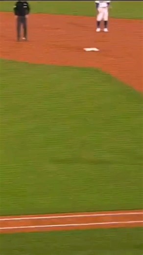 2.5K views · 44 reactions | What a crazy play!!! . . . . . #MLB #espn #baseball #SportsNews #MLBNews #sports #viralreels #virals #trend #reels #fyp #mlbbhighlights #MLBB #highlights #espn #postseason #mlbplayoffs #playoffs #WorldSeries | TheSportbox | Facebook