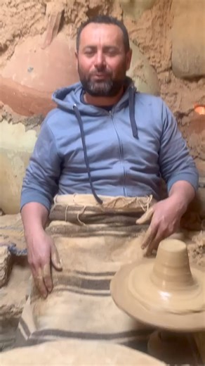 7.4K views · 114 reactions | This video teaches how you can make Tunisian pottery 李 #PotteryArt  #TunisianCrafts  #ArtisanalPottery #TunisianArt #CulturalHeritage #HandcraftedBeauty  | Tunisia North Africa | Facebook