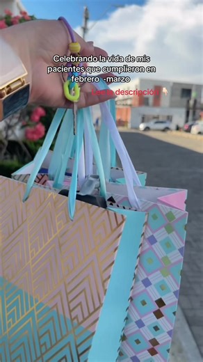 Pues es mejor dar que recibir, este año Dios me puso el sentir de celebrar la vida de cada una de las mujeres que llegan a mi consultorio, esas mujeres que sufren en silencio, que no se rinden, esas madres que siempre buscan darle lo mejor a sus hijos, gracias por ser ese apoyo, por elegirme ante tantas profesionales, gracias por recordarme lo bendecida que soy de tener una paciente como tú 🌸hoy celebro tu vida y decirte lo importante que eres para mí 🫀#mujeres #viraltiktok #creadoresdeconteni
