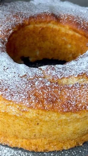 BIZCOCHO 🥧 DE QUESO MASCARPONE 🧀 en freidora de aire 👩‍🍳, receta jugosa y sencilla #airfryer ✅ENLACE A RECETA DETALLADA: https://youtu.be/ODDDIfU16Ag 😍INGREDIENTES: - 125 gr de harina de trigo común la de todo uso - 125 gr de queso mascarpone - 100 gr de azúcar moreno - 40 ml de aceite de oliva suave - 60 gr de yogur griego - 8 gr de levadura química - 1/2 cucharadita de sal - 2 huevos talla L 😎 Visita mi tienda COVALPLATO en Amazon🛍Encontrarás parte de los utensilios que utilizo 😀 te de