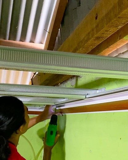 installing PVC ceiling molding