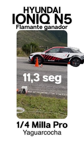 Hoy, en el Autódromo de Yahuarcocha, el cronómetro fue claro: el Hyundai IONIQ 5 N fue el más rápido del cuarto de milla. Un deportivo 100% eléctrico que combina tecnología y carácter de alto performance. Doble motor AWD, hasta 641 hp, aceleración de 0 a 100 km/h en 3,5 segundos y un chasis afinado para exigirlo al máximo. Su batería de 84 kWh ofrece hasta 450 km de autonomía, demostrando que rendimiento y eficiencia ya no son opuestos. Sin emisiones. Sin concesiones. Y hoy, con la victoria en p