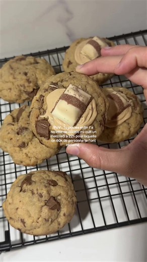 • 180G BEURRE DOUX • 100G SUCRE BLANC • 100G VERGEOISE • 415G FARINE • 1 SACHET LEVURE CHIMIQUE • 2 CEUFS BATTU • 300G CHOCOLAT AU CHOIX #cookie #recette #pourtoi #fyp #recipe