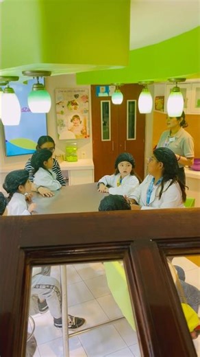 En escuela de cocina #kidzania #escuela mini chefs 😊