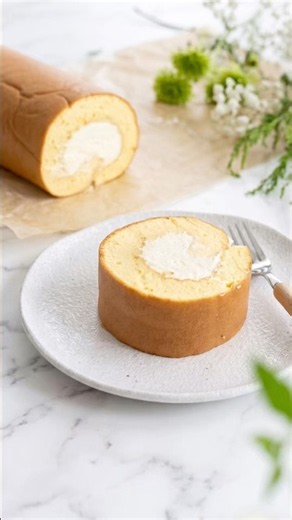 Guilt-Free Ketogenic Swiss Roll | Flourless & Sugar-Free Low-Carb Yogurt Cake Roll