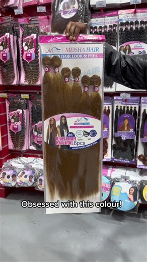 Meet our Meisha Yaki Straight #27 🤎✨ The perfect blend of natural texture and rich honey-blonde tones. Soft, lightweight, and easy to style for everyday glam or protective hairstyles. ✔ Natural Yaki Texture ✔ Beginner-Friendly ✔ Lightweight & Comfortable ✔ Perfect for Braids, Ponytails & Sew-ins ✔ Beautiful #27 Colour That Pops This colour is giving luxury, confidence, and main character energy! 😍🔥 📍 Available at Meisha Hair 📦 Nationwide Delivery Available Order Now: 081 547 5458 #MeishaHai