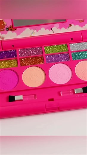 Trying Childrens Makeup what Can Possibly Go wrong with it #choas #dani #makeup #makeuptips #denitslavamakeup